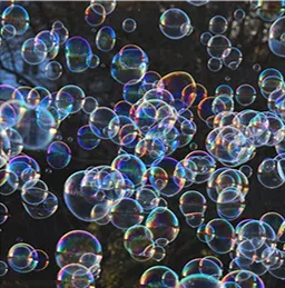 Bulles de mousse pour une soirée jeux vidéo et fête en mousse